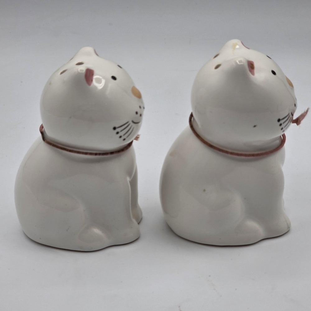 Vtg Ceramic Cat Salt and Pepper Shakers Set Pair White Pink Kitty Kitchen Decor - Picture 4 of 7